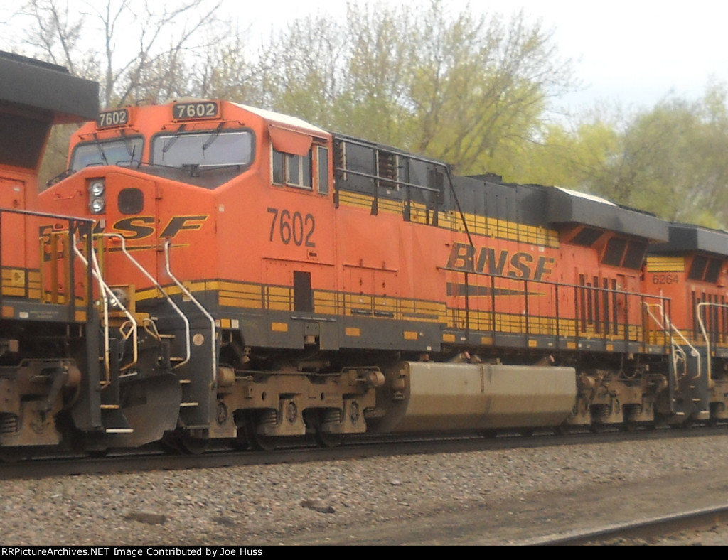 BNSF 7602